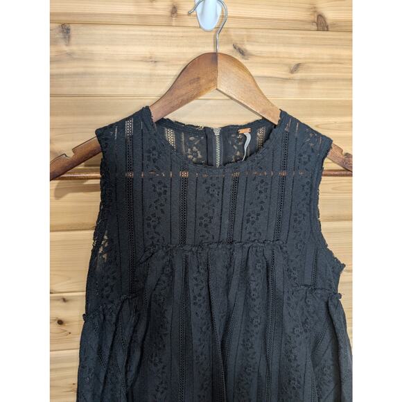 Free People Top Women's XS Black Swing Shape Lace Tunic Sleeveless - Picture 2 of 11